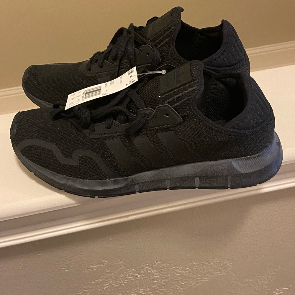 Adidas - Picture 4 of 4